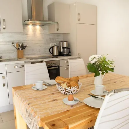 Butendieksweg-86c Appartement *